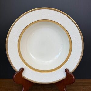 Mikasa Antique Lace L5531 Serving Bowl Fine China Gold Trim White Floral 10 inch